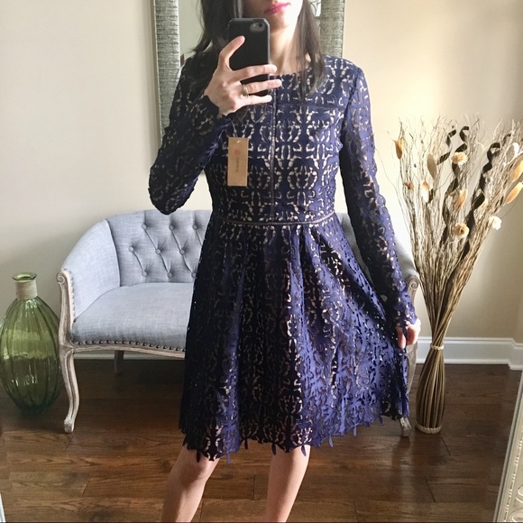 ✨NEW✨Cremieux Lace Dress - Picture 3 of 8